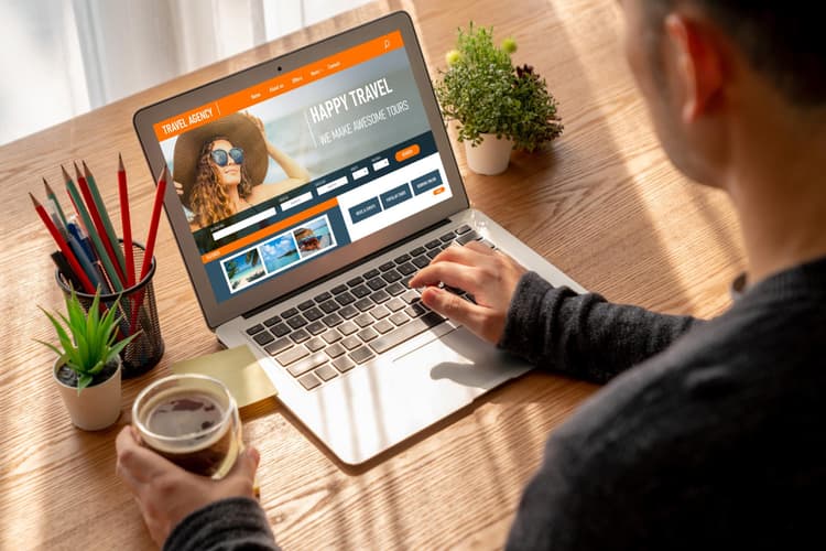 Dünya Çapında Online Şablon Satmak: Küresel Dijital Pazarda Başarıya Ulaşmanın En Etkili Yolu